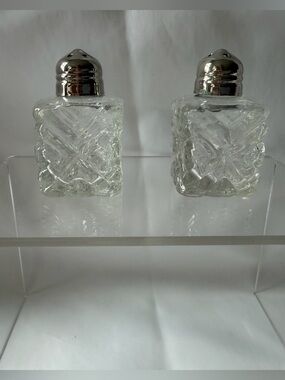 Vintage Square Pressed Glass Salt and Pepper Shakers, Criss Cross Diamond Patter